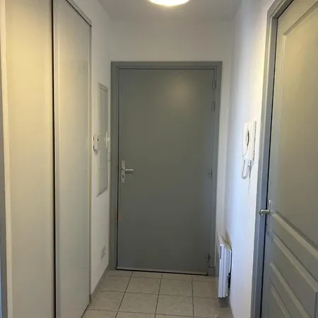 2 Pieces Avec Terrasse Et Parking Prive, Proche Centre Et - Fr-1-229d-131 Apartment Fleury (Aude)