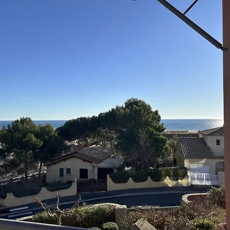 Apartment 2 Pieces Avec Terrasse Et Parking Prive, Proche Centre Et - Fr-1-229d-131 Fleury (Aude)